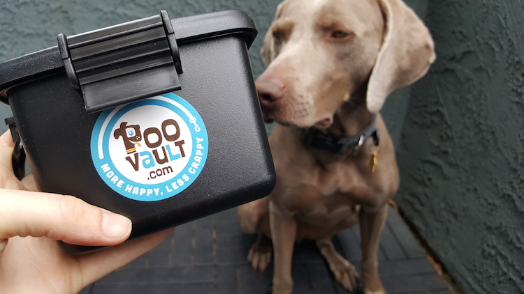 PooVault : test et cadeau - Permet de tenir les sacs à caca en toute liberté - img